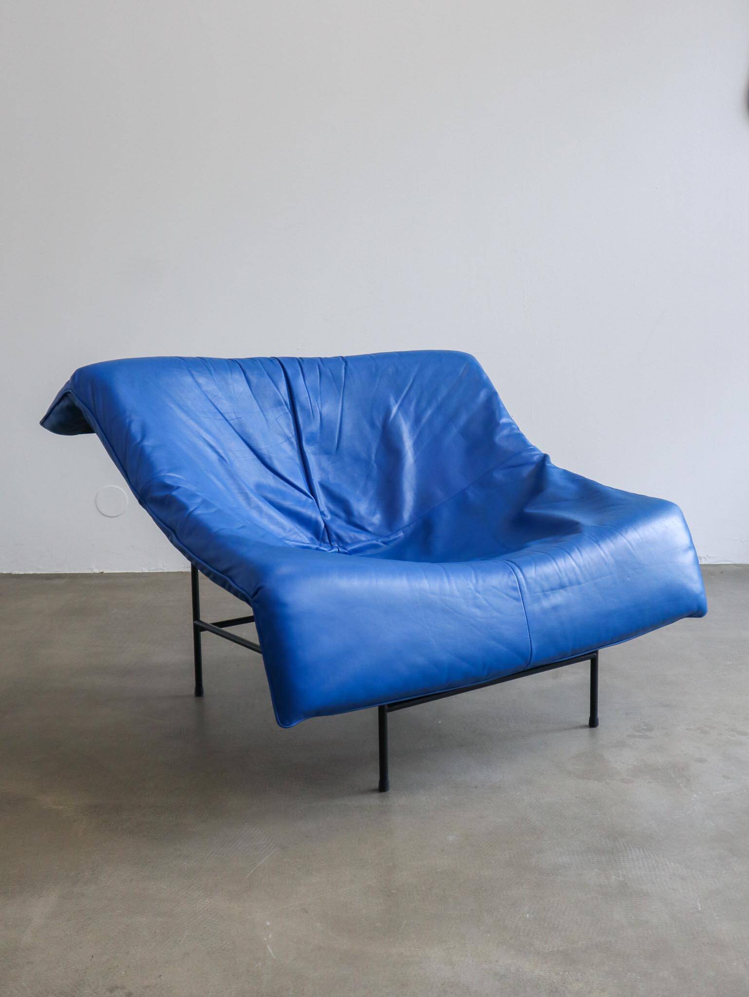 Fauteuil papillon en cuir noir