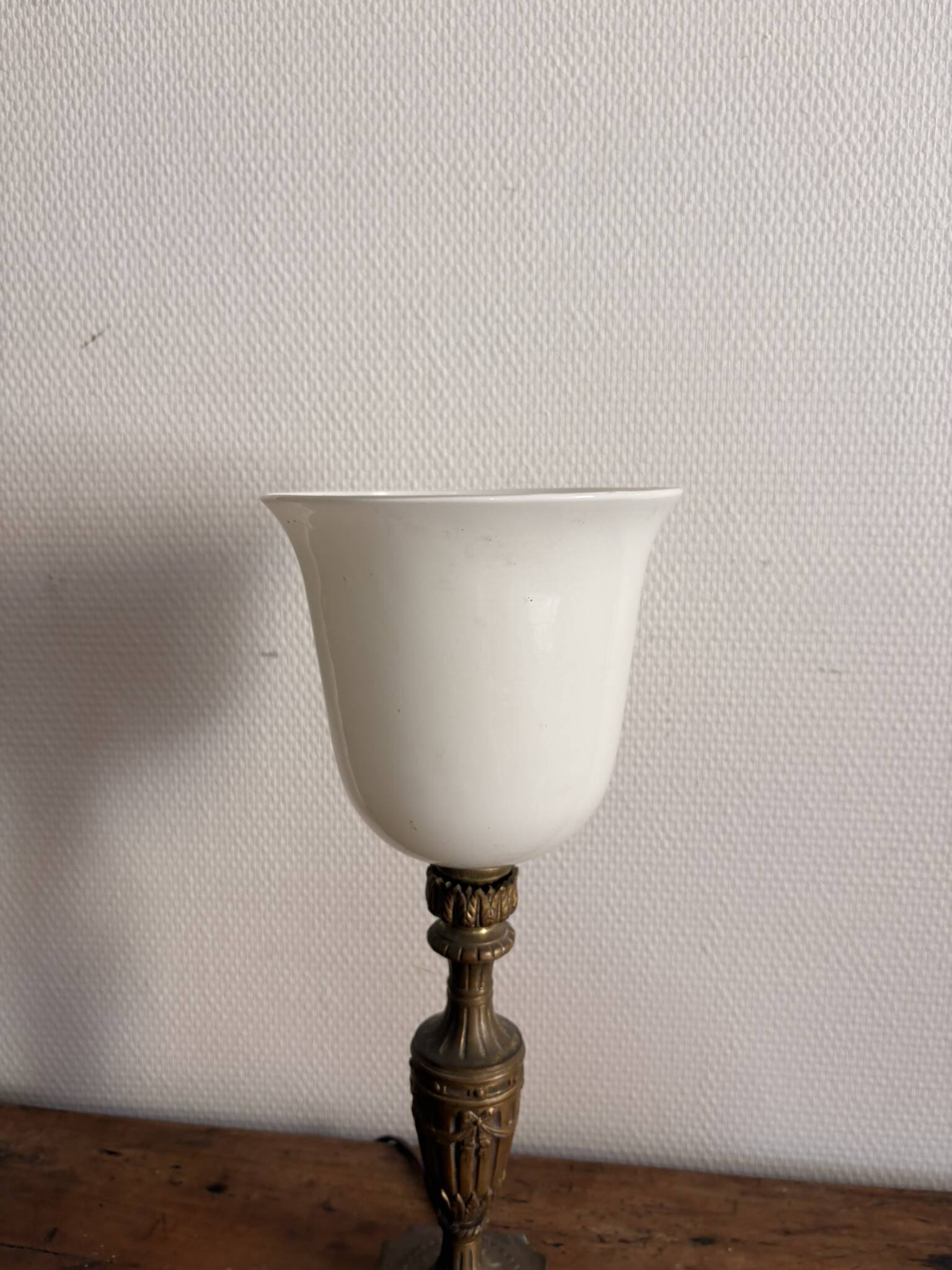 Lampe Bouillotte Style Louis XVI Laiton Doré Tulipe Opaline