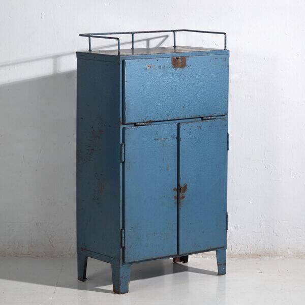 Vintage industrial-style metal cabinet (c.1950)