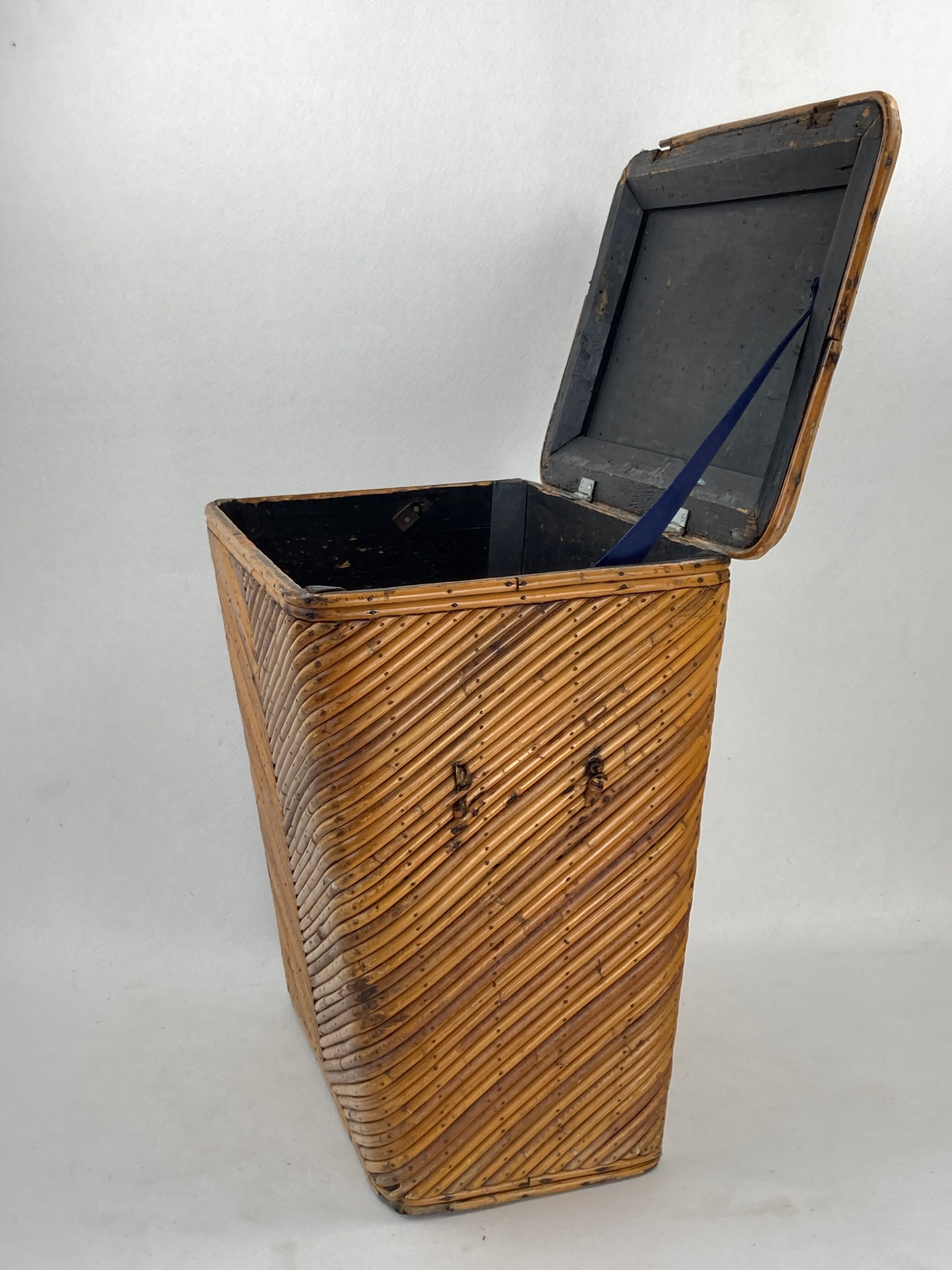 Pencil reed rattan bamboo chest or trunk, 1950s-1960s