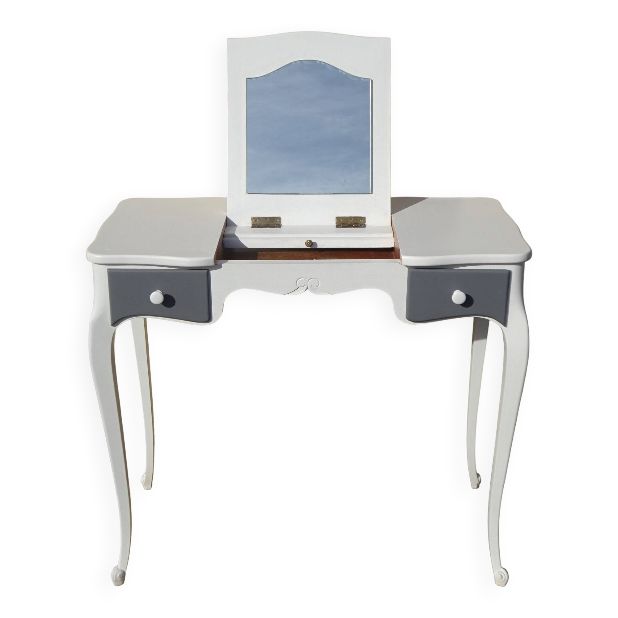 Petite coiffeuse en bois blanc