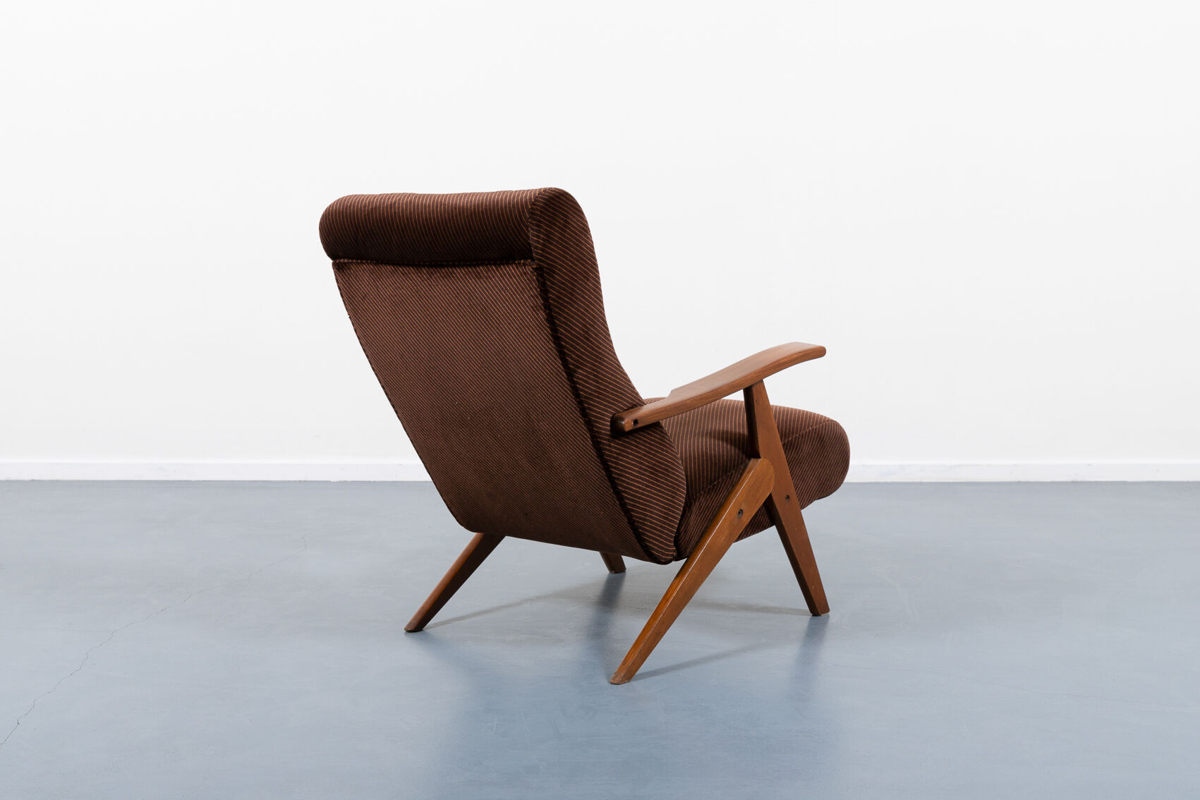 Italian reclining lounge chair by Antonio Gorgon