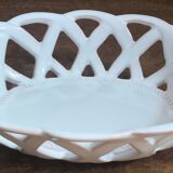 Small ceramic basket from Moustier. signed