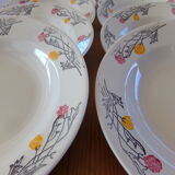 4 assiettes creuses et 4 assiettes plates anciennes au décor floral