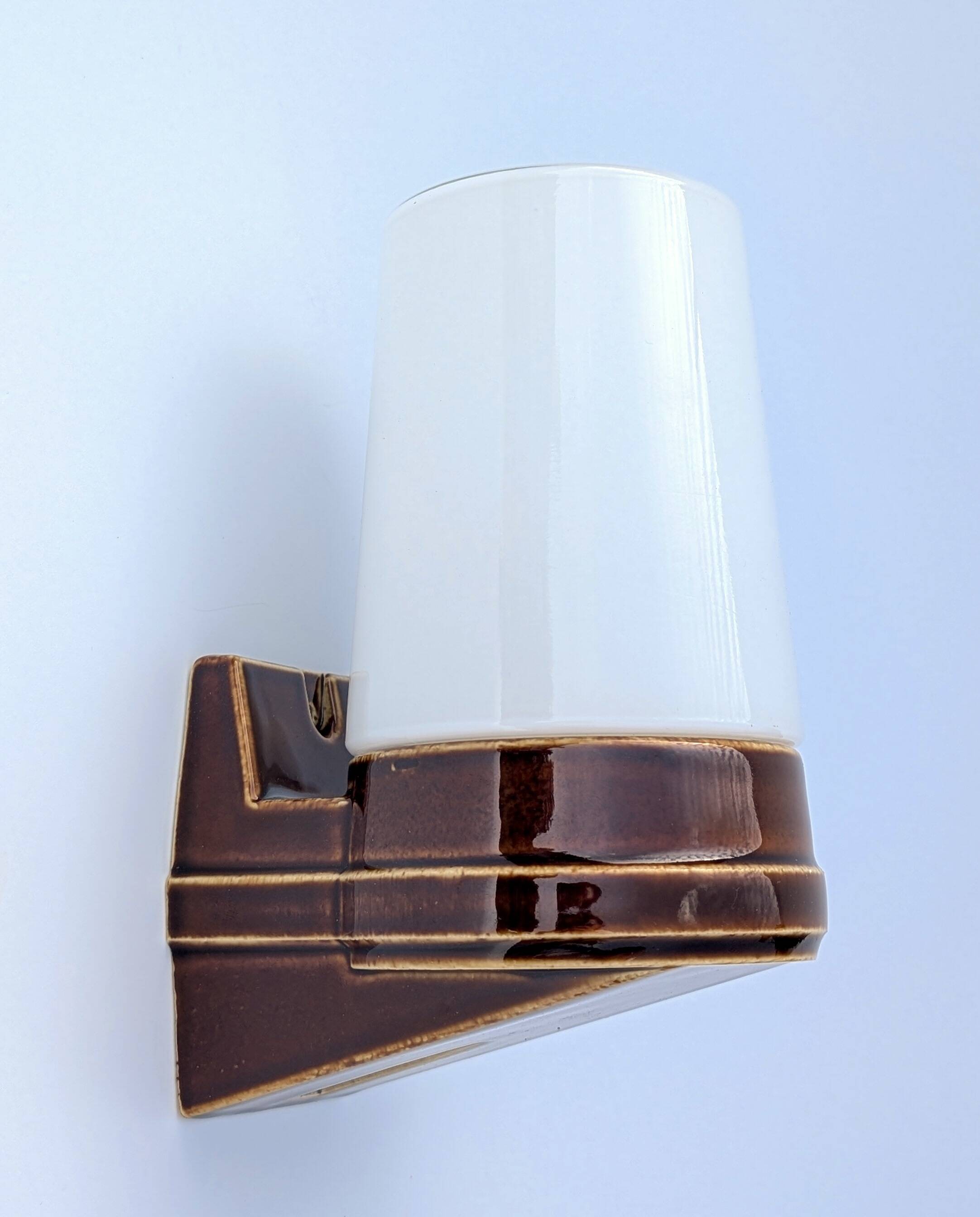 IFÖ 6070 bathroom wall light by Sigvard Bernadotte from the 1960s with box.