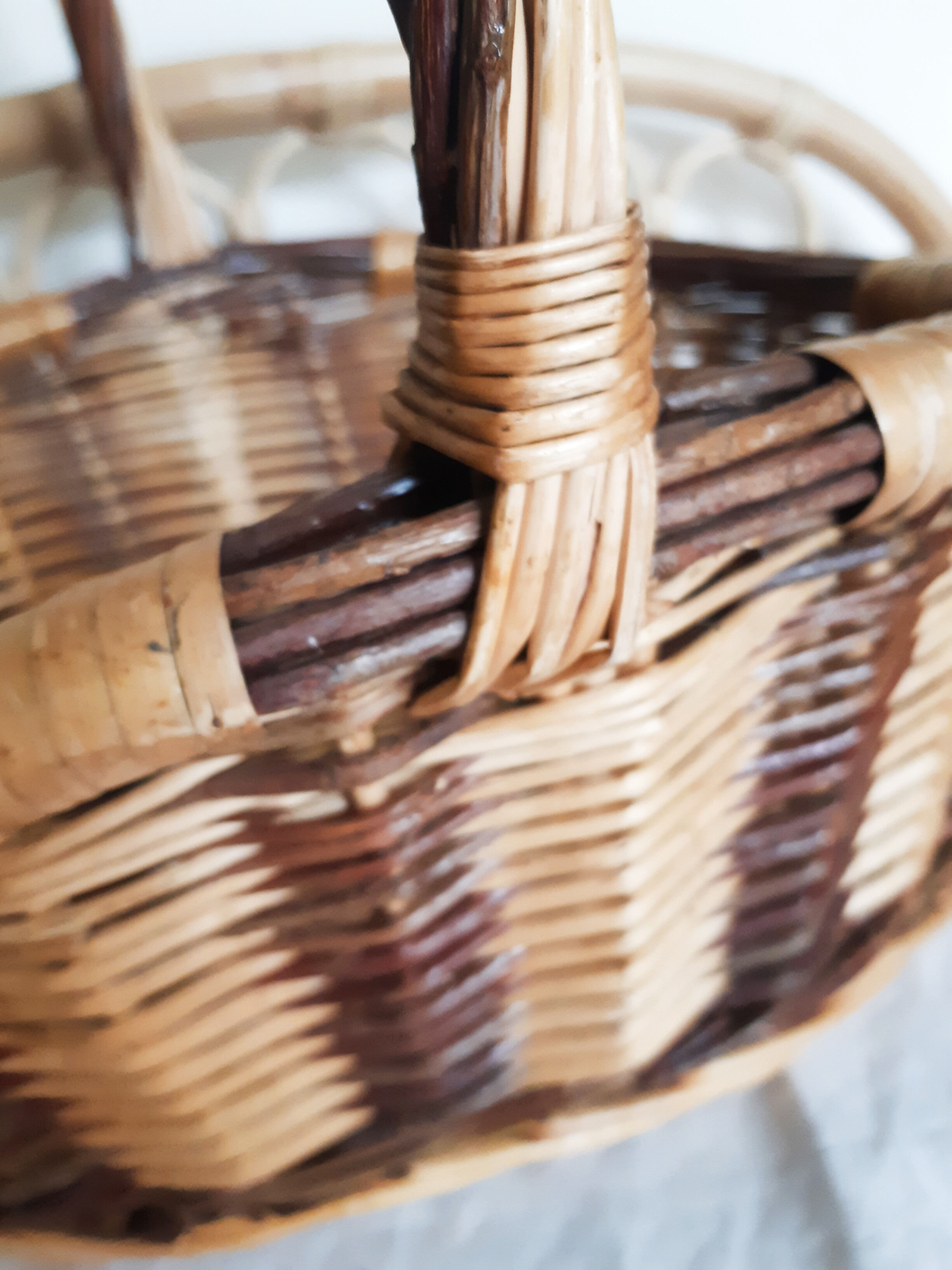 Oval rattan basket