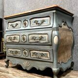 Louis XV Tombeau chest of drawers, fully curved in patinated wood
