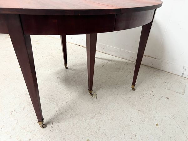 Table a bandeau de style Louis XVI a 6 pieds gaines XIX siècle