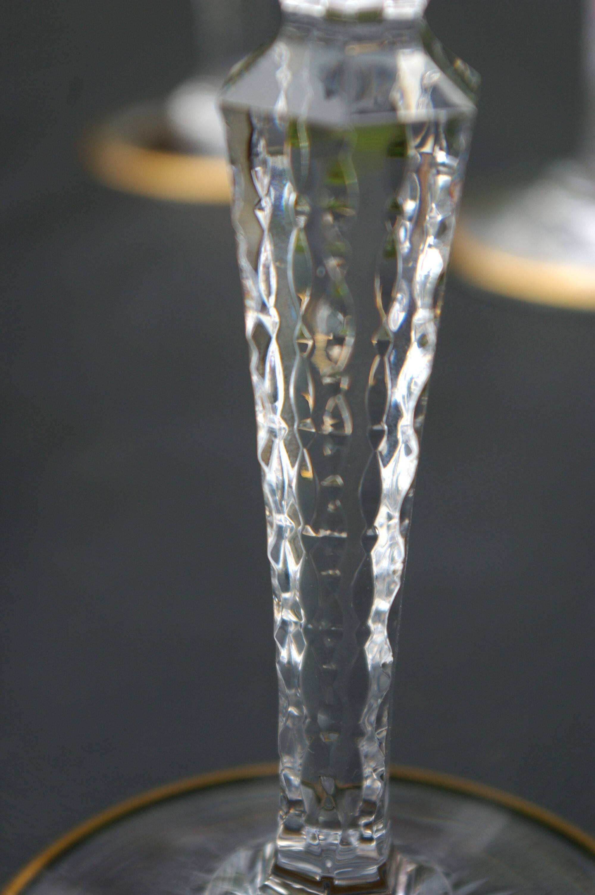 ST LOUIS Excellence - 4 large gold cut crystal wine glasses - H 22.4