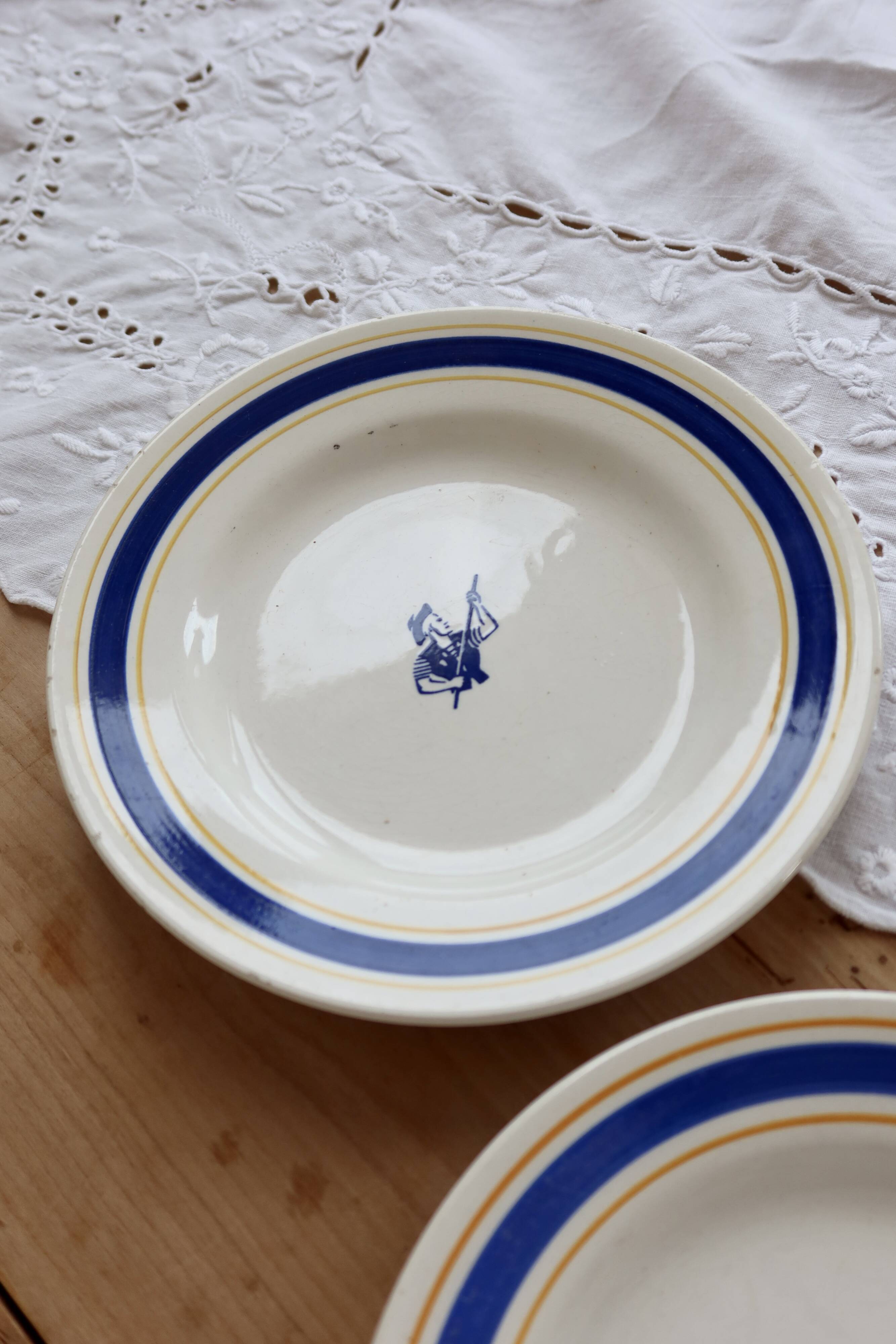 Vintage Gien Gondolo Biscuit dessert plate set