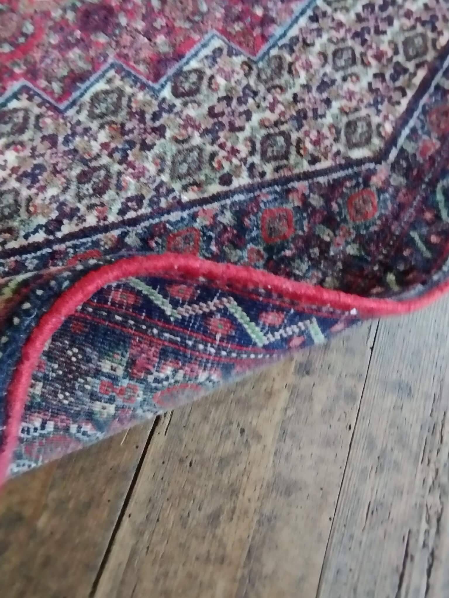 Handmade Persian Senneh rug 110x68cm