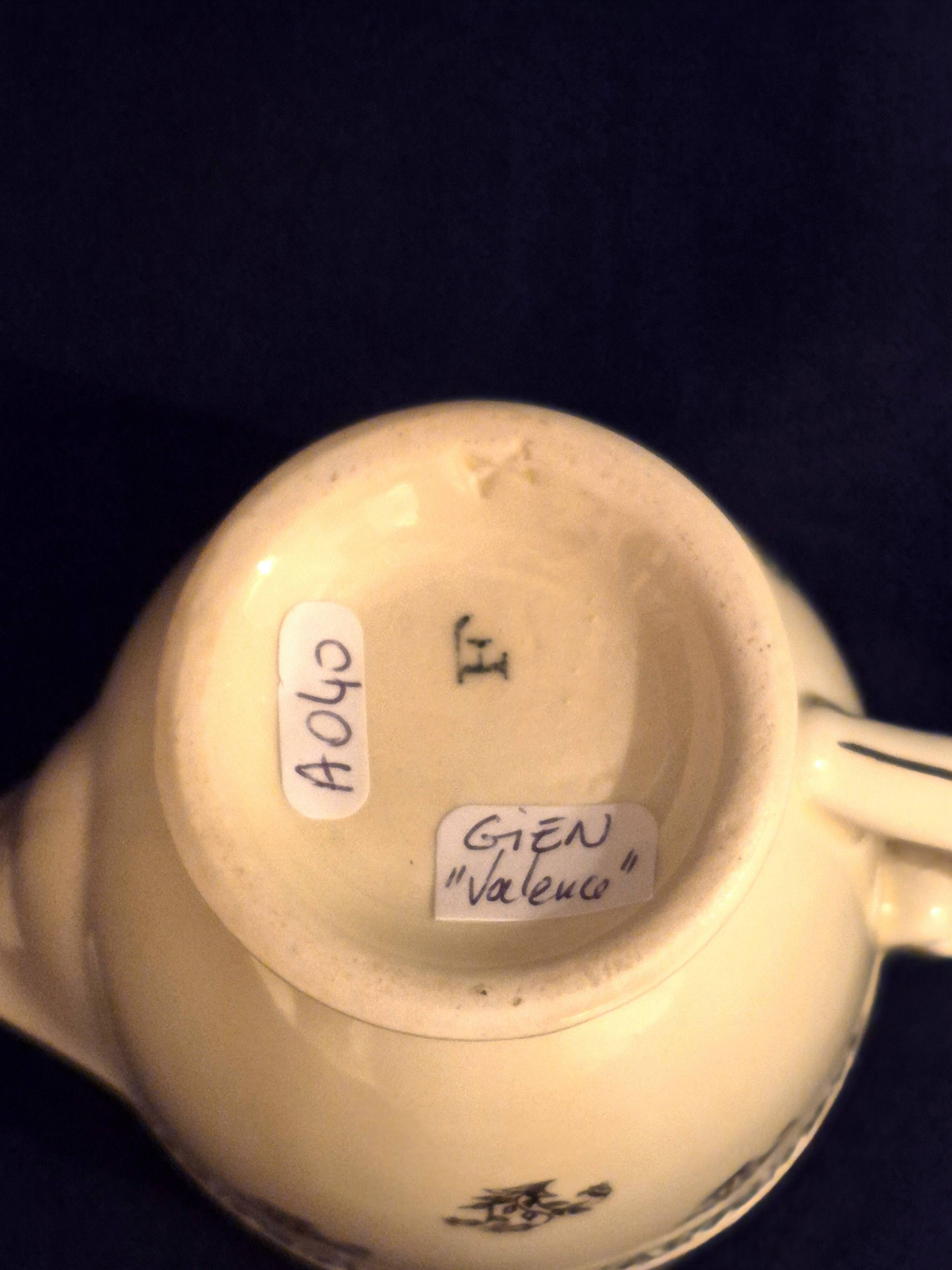 Antique milk jug in Gien earthenware, Valence model A040.