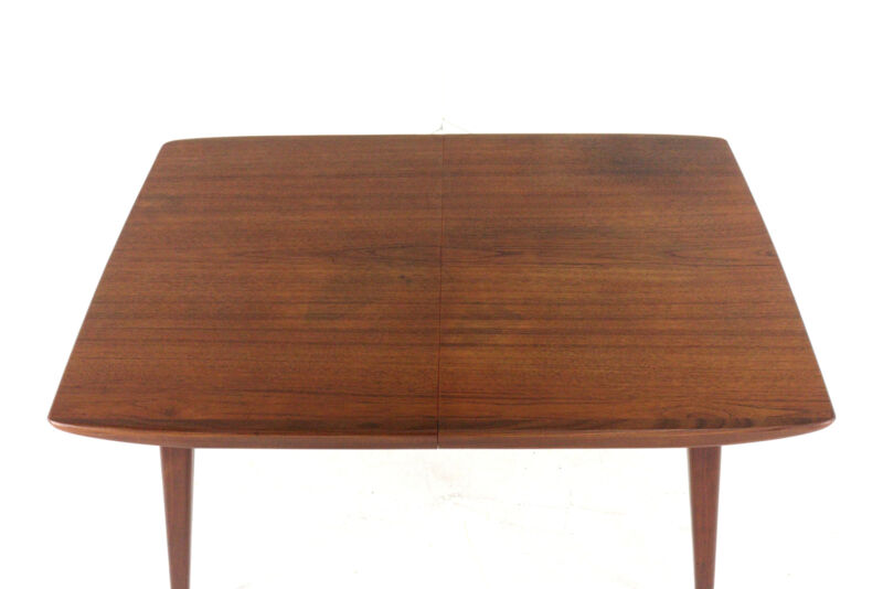 Louis van Teeffelen for Wébé dining table 'Milaan'
