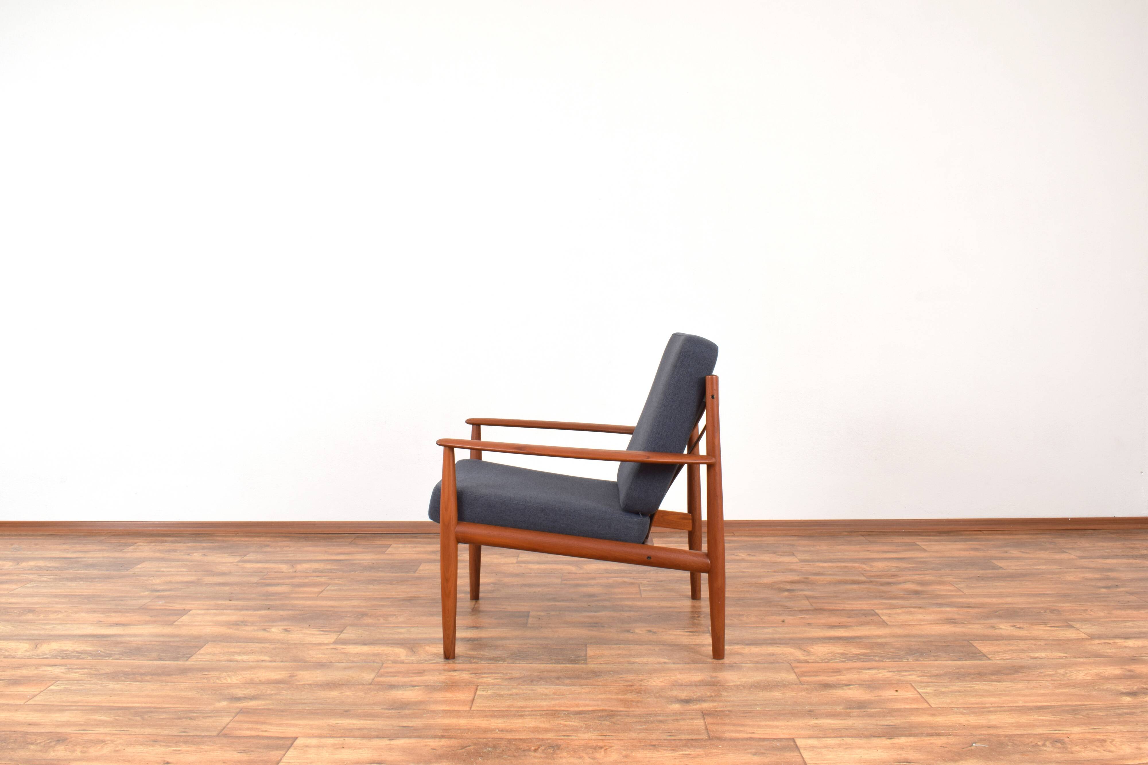 Mid-century Danish teak lounge chair by Grete Jalk of France & Søn, 1960s.
