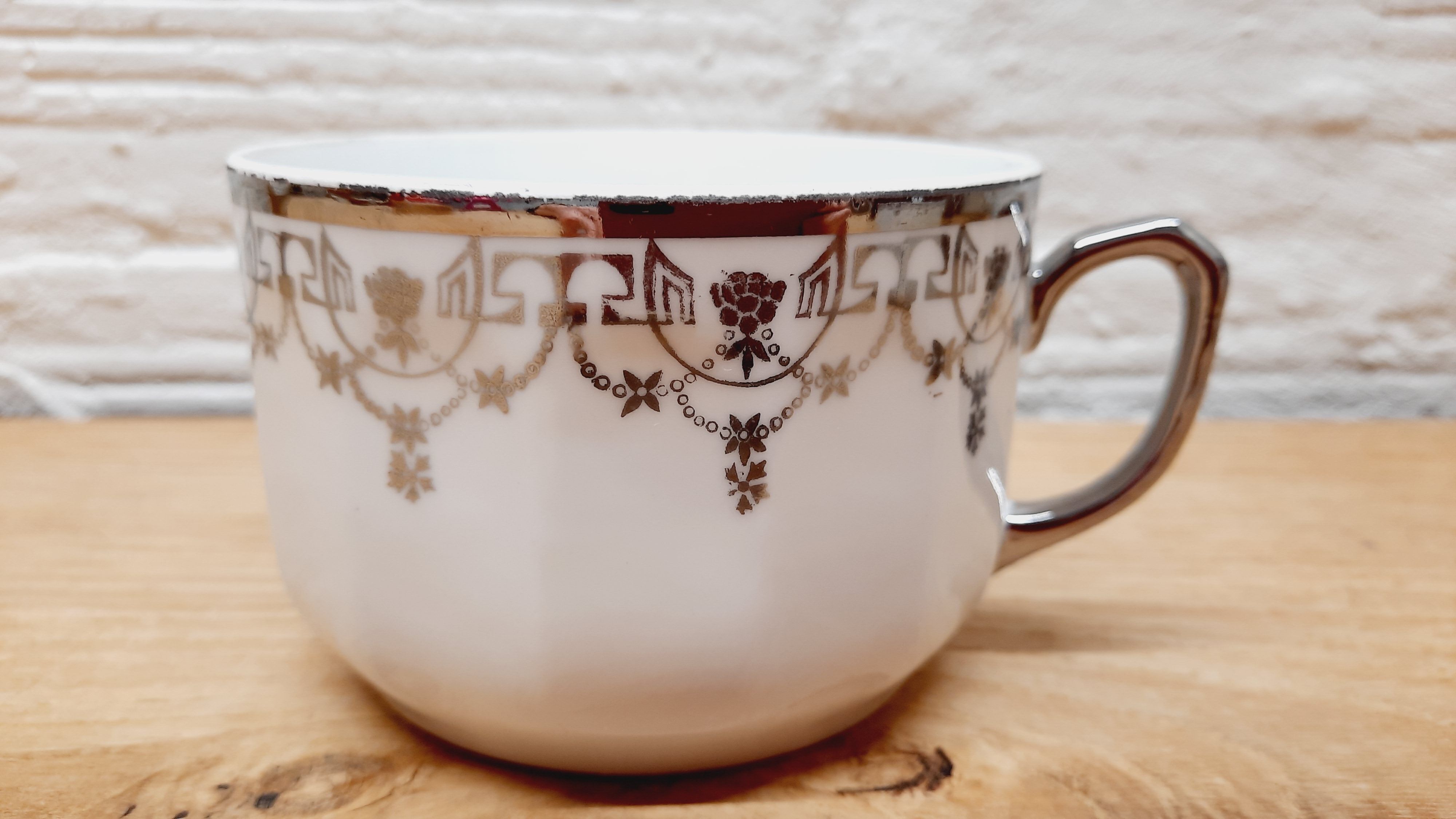 Pair of art deco lunch cups