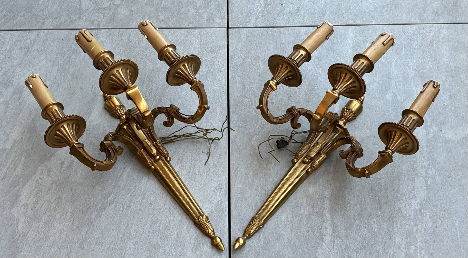 Paires d’appliques bronze Louis XVI Lucien Gau