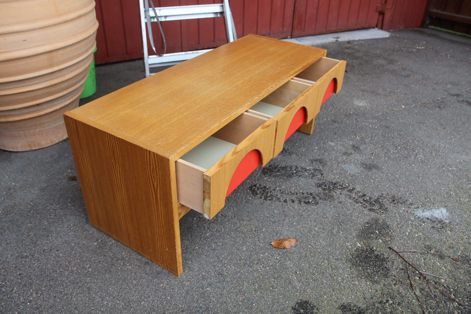 Scandinavian pine bass chest of drawers, Sweden, 1960