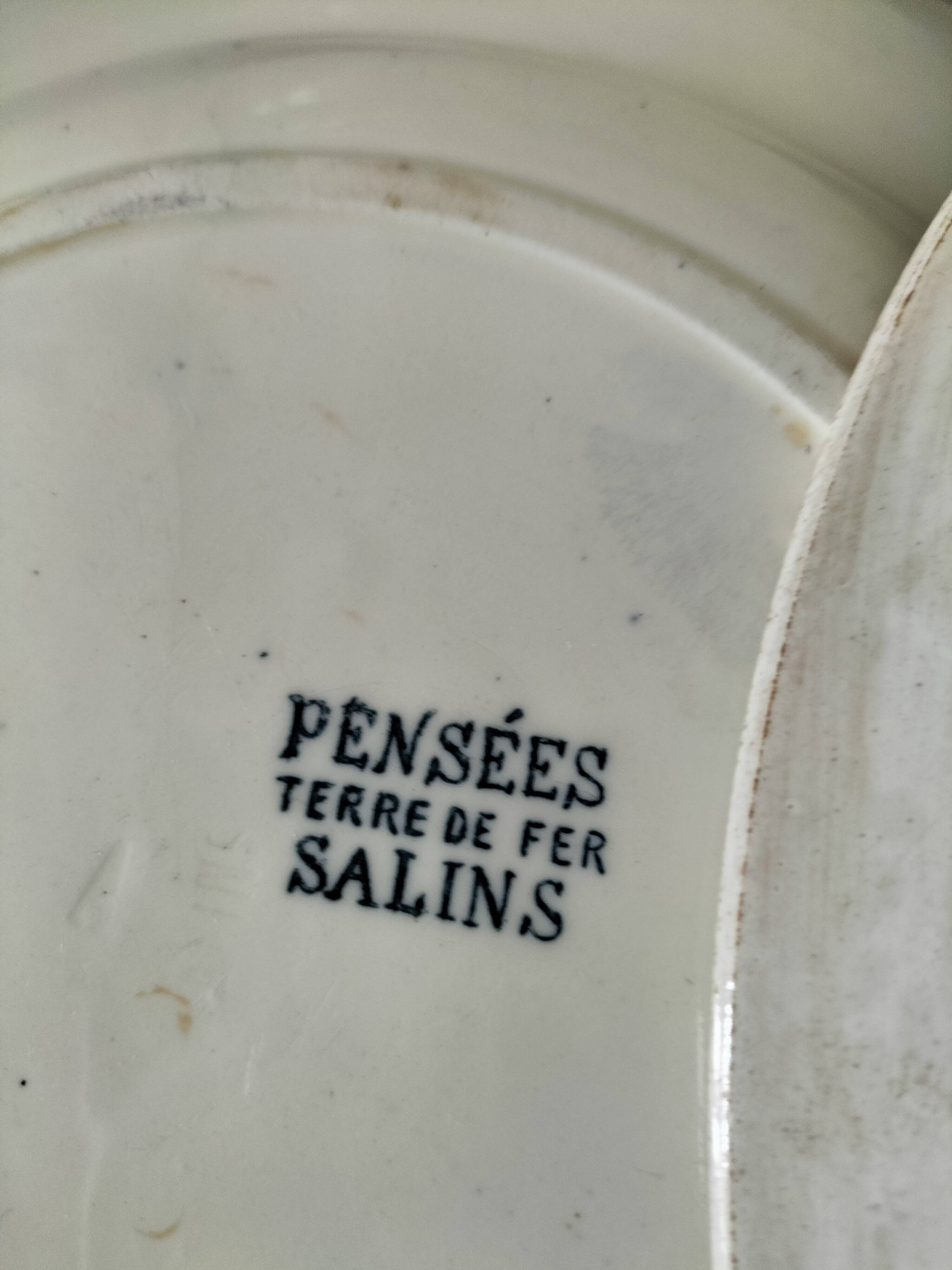 Set of 6 ironstone plates in shades of blue, late 19th to early 20th century.