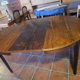 Scandinavian extendable table in rosewood from the 1960s.