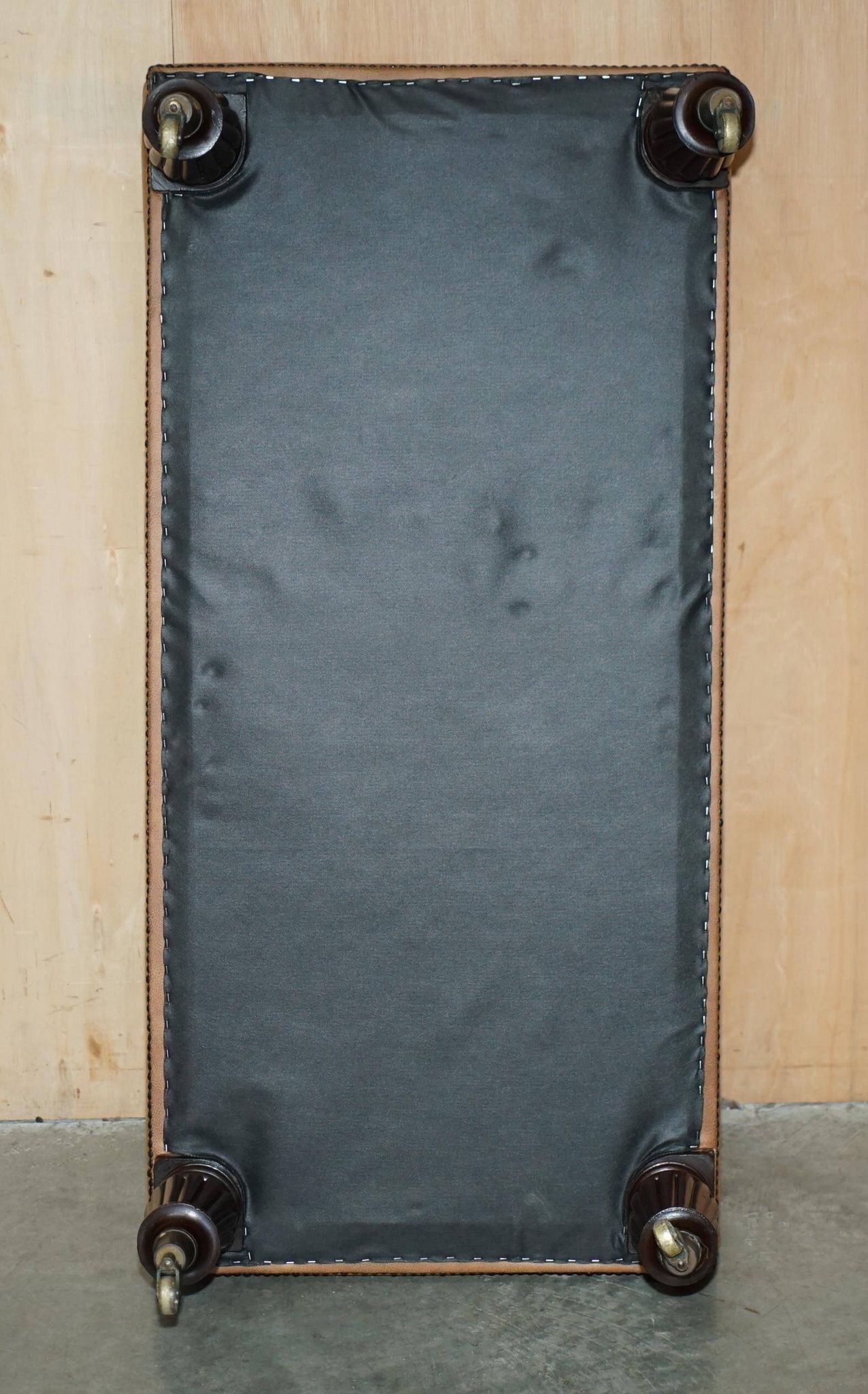 Chesterfield XXL leather sofa hand-dyed