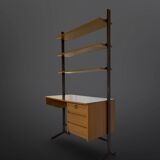 Bibliothèque italienne du milieu du siècle avec bureau.