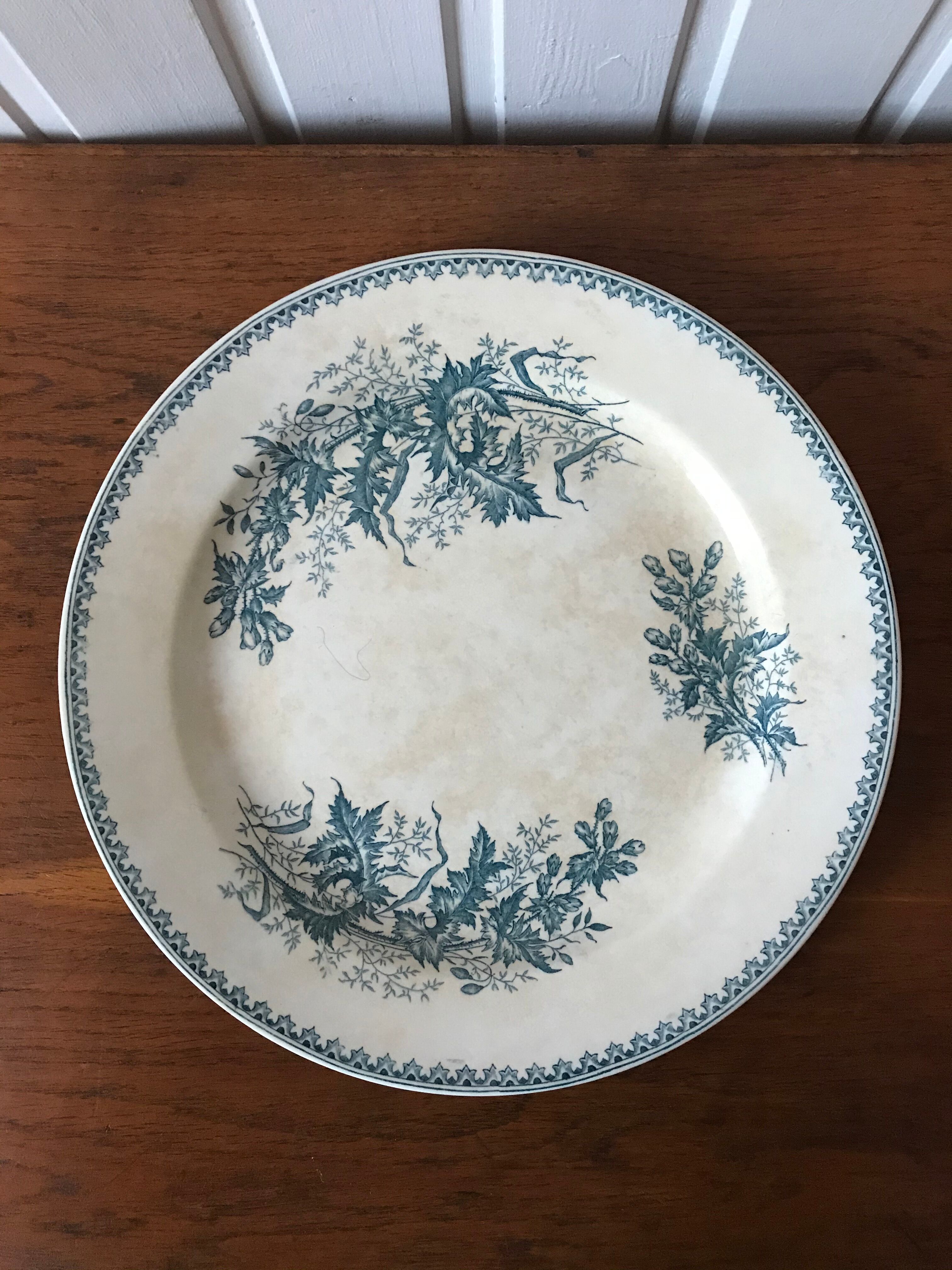 Lot 6 flat plates iron earth Thistle