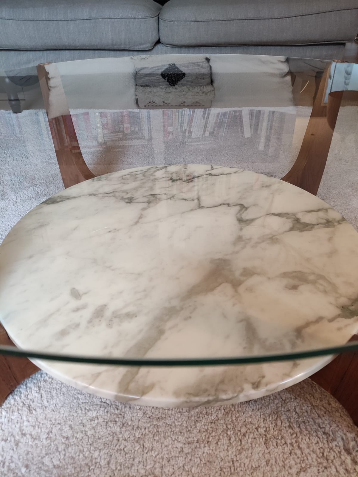 Table basse bois marbre et verre par Hugues Poignant