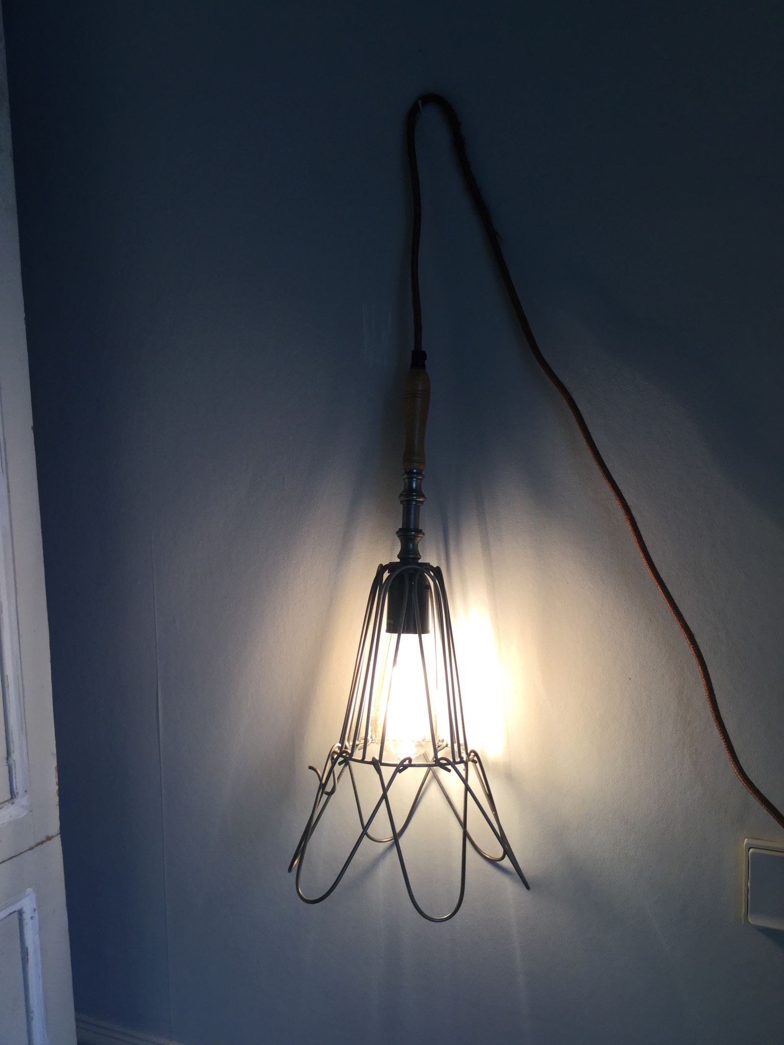 Wood lamp