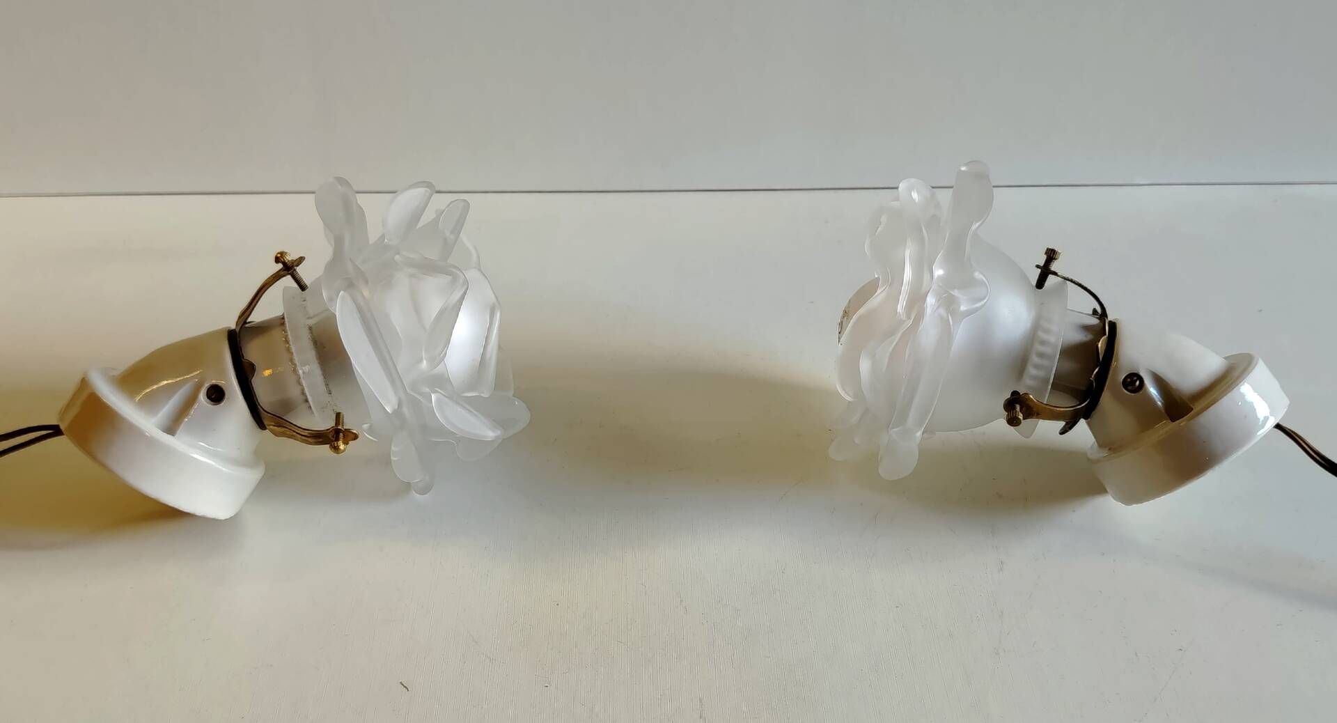 Art Deco wall lights in porcelain and glass paste - 1930s/40s