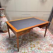 Bureau plat en acajou de style louis xvi xix eme siècle