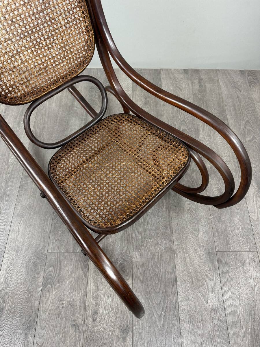 Curved wooden rocking chair in Thonet style, 20th century