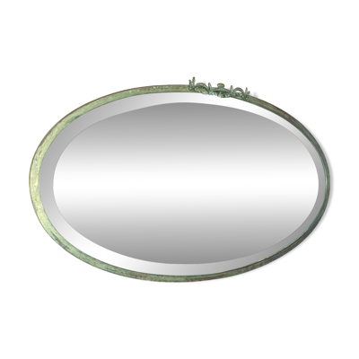 Miroir ovale biseauté avec cerclage en bronze - XIXème