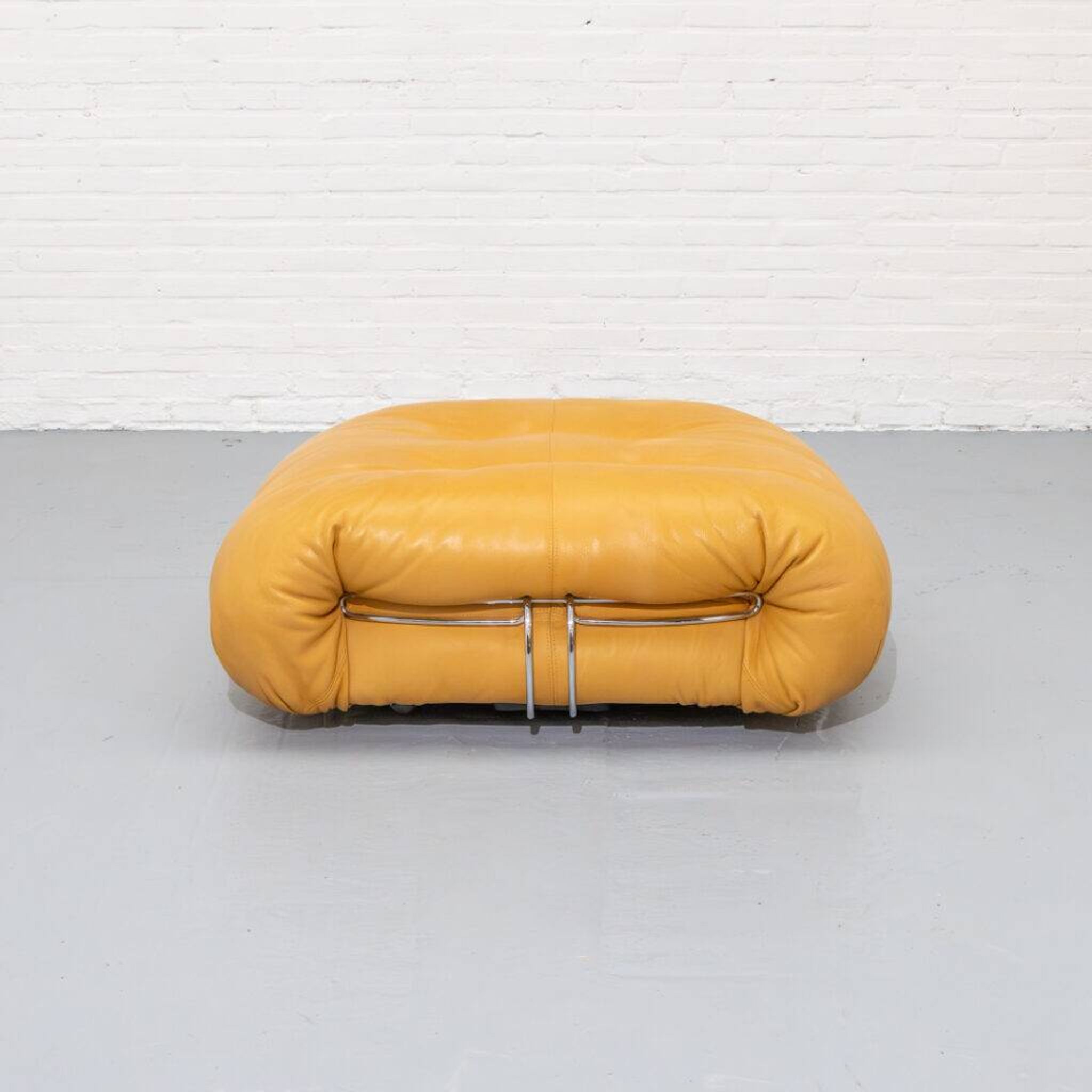 Pouf Soriana Cassina d'Afra et Tobia Scarpa