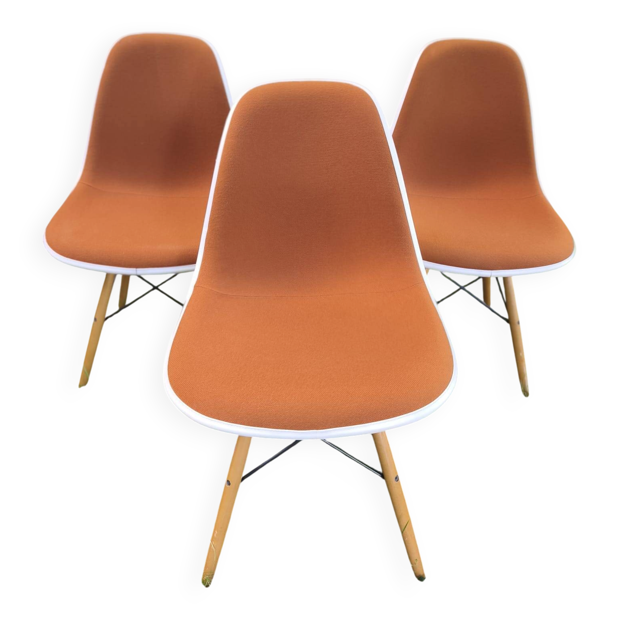 Three DSW chairs by Eames, Vitra edition