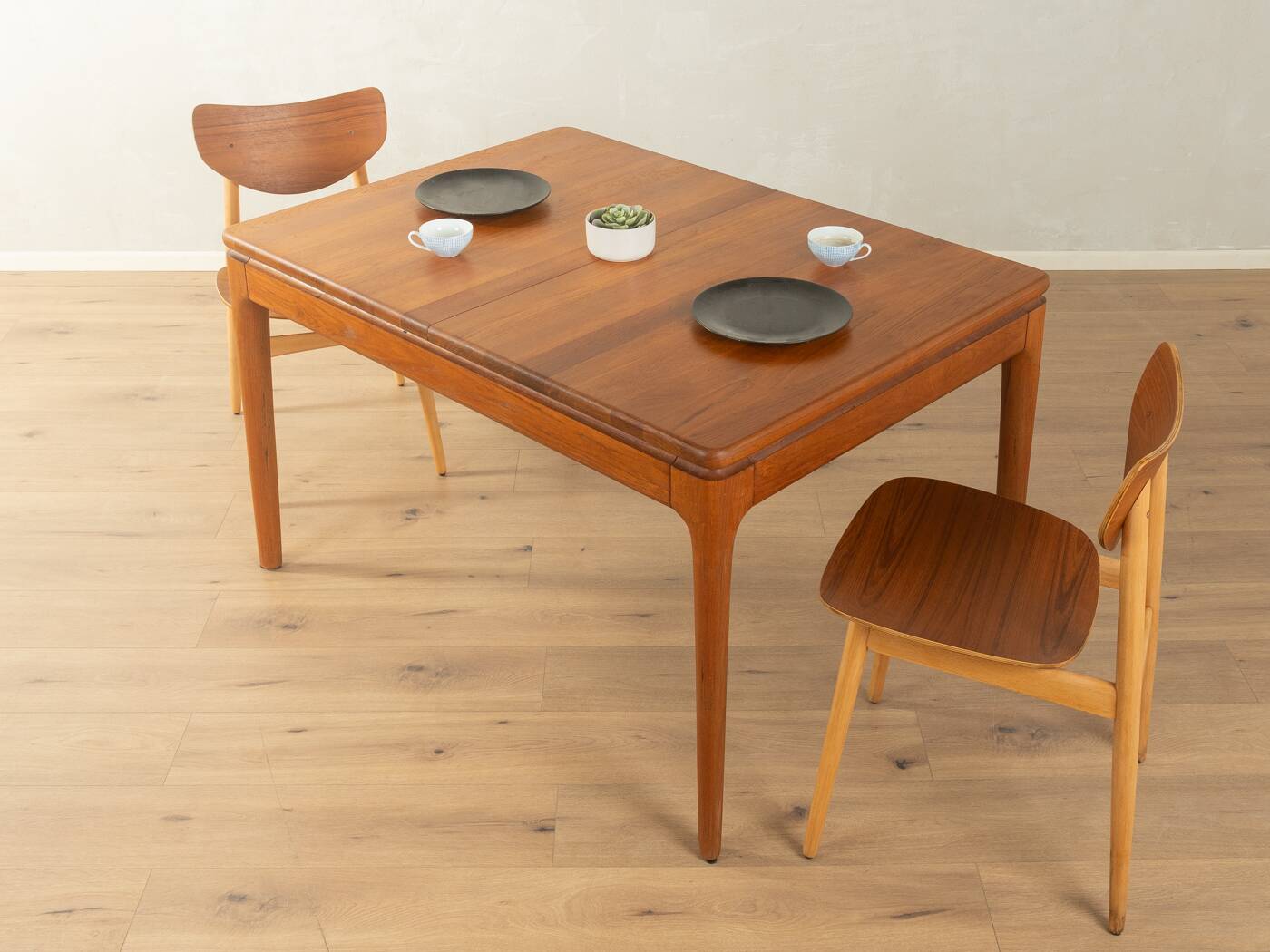 Glostrup Møbelfabrik | Grete Jalk – Extendable dining table, 1960s, teak