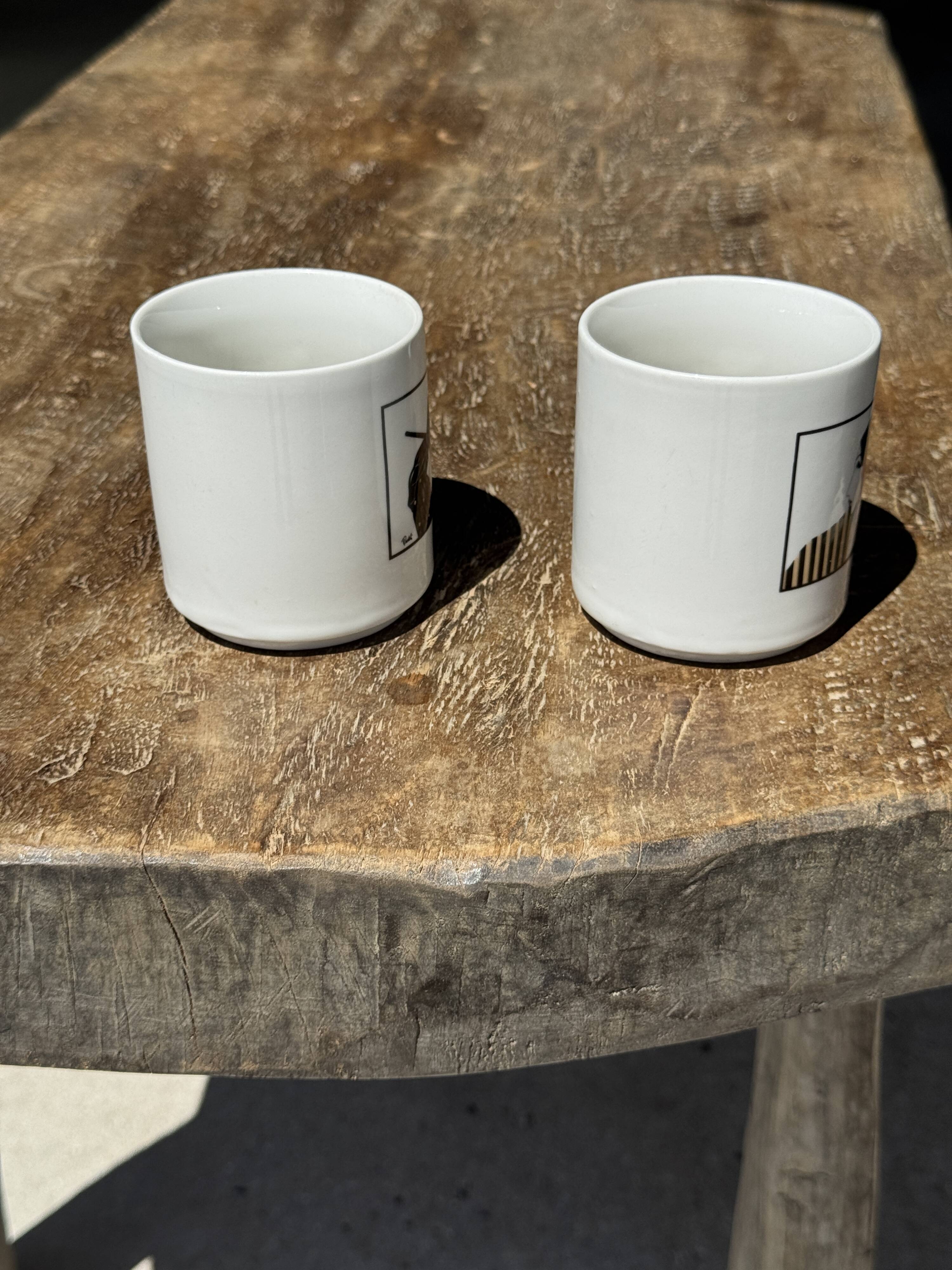 Pair of mugs with stylized Italian women motifs
