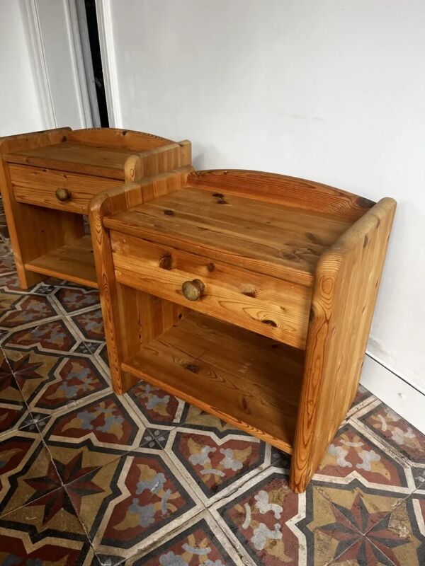 Table de chevet - bois de pin