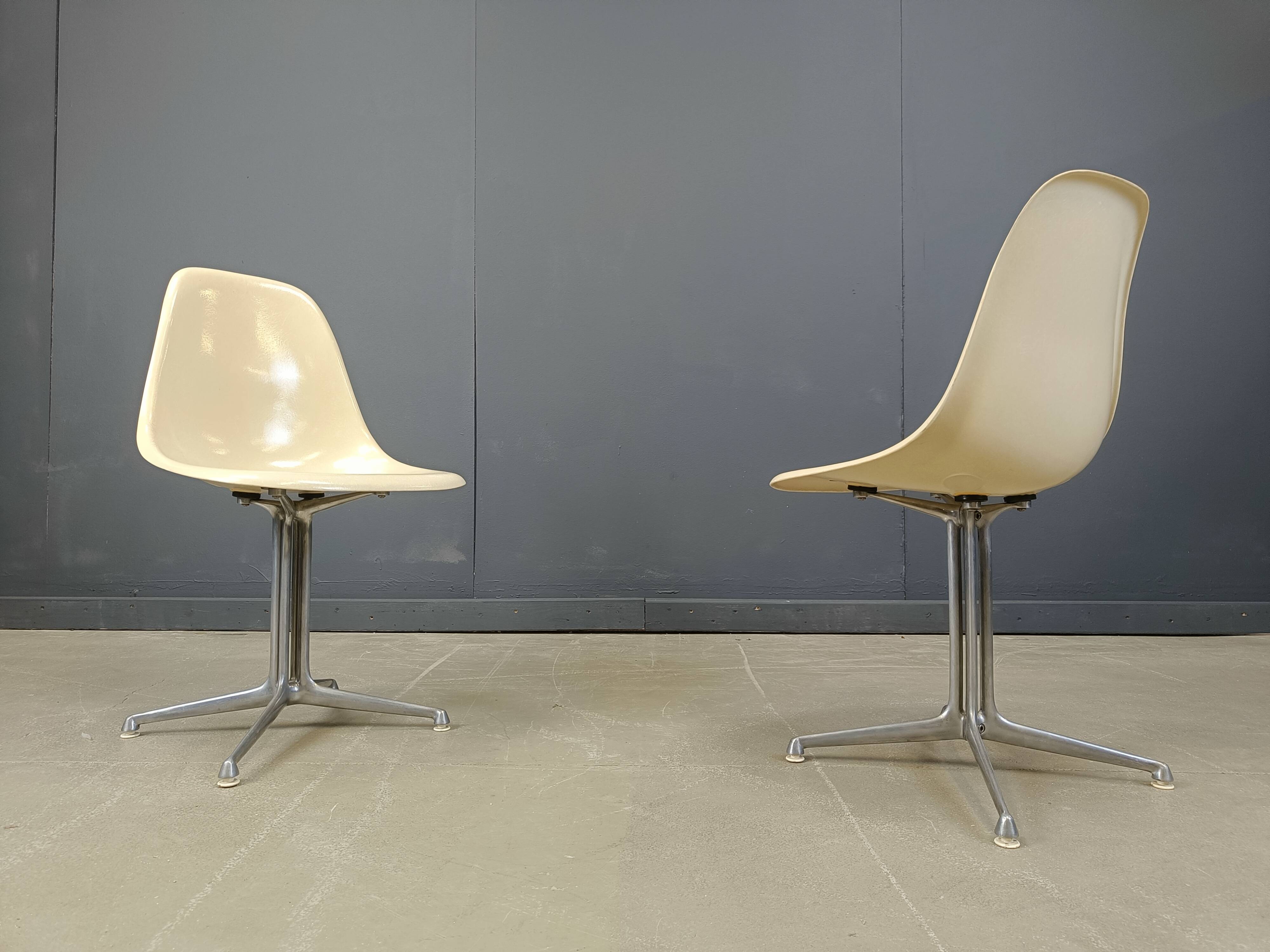 Chaises Eames La Fonda par Herman Miller, ensemble de 2 années 1960