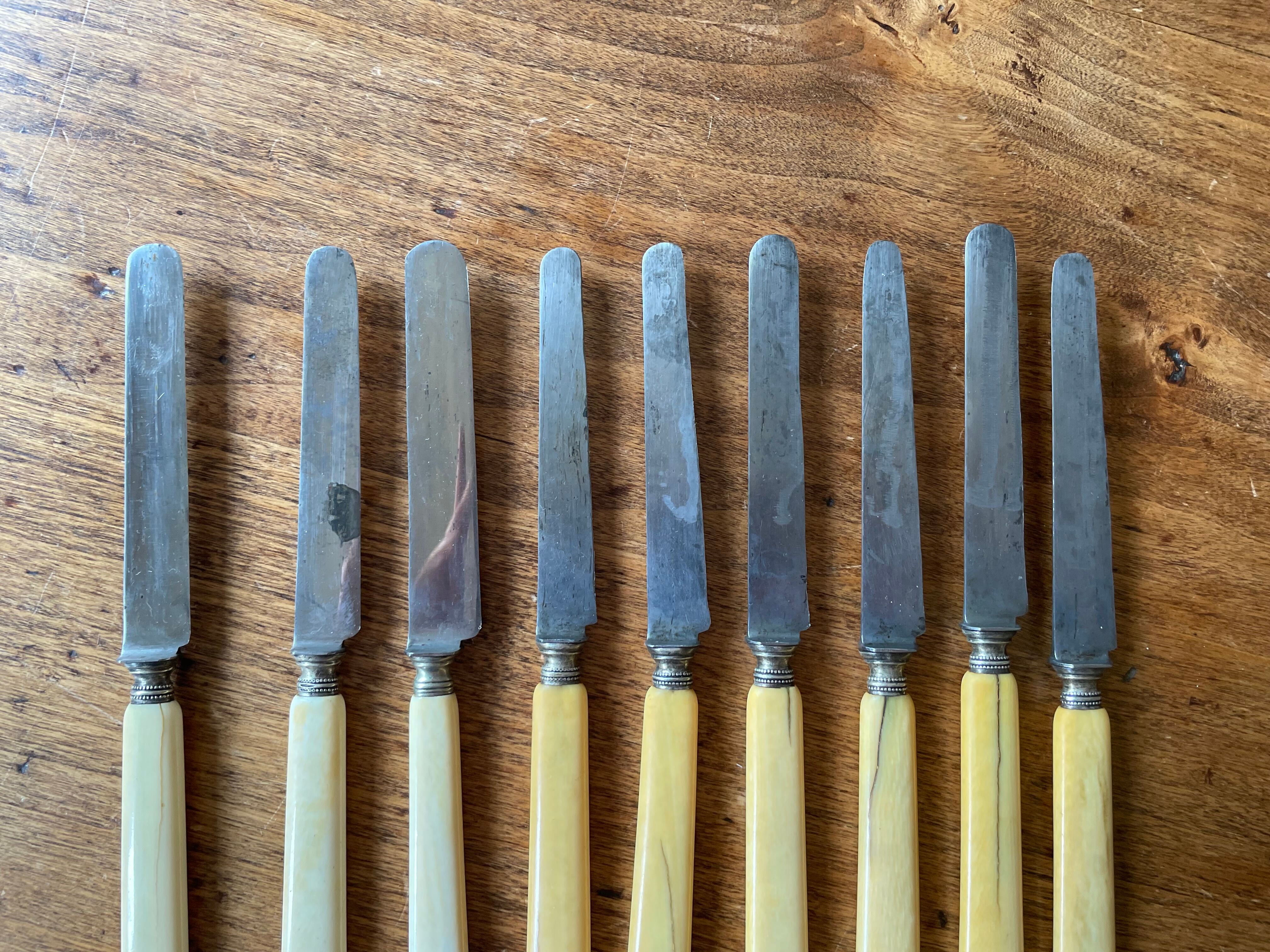 16 antique knives, horn handles
