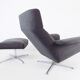 Fauteuil Kaufeld Siesta 62  grise avec pouf par Jacques Brule