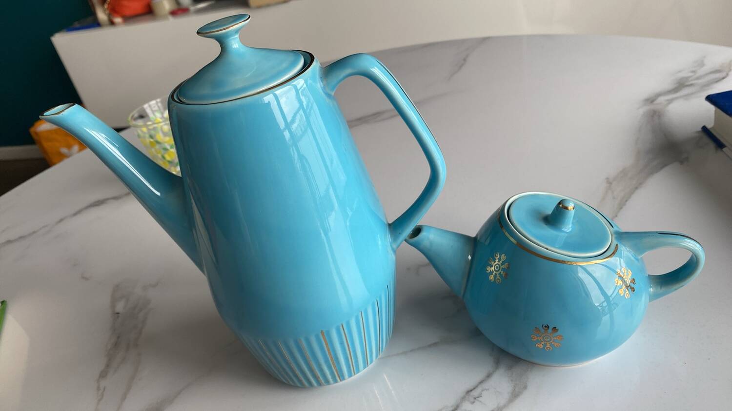 Service 2 pièces. Café et théière. Année 1960/70