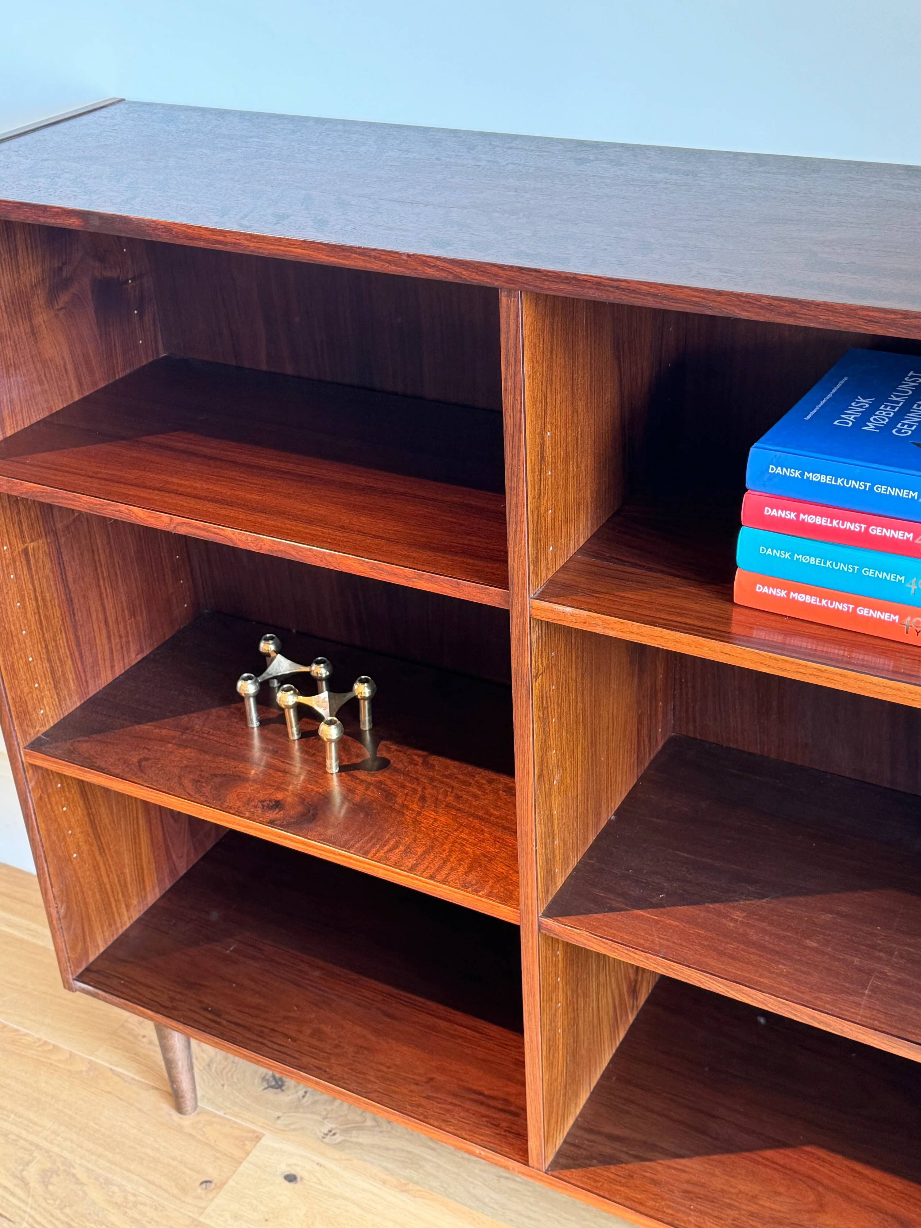 Vintage Scandinavian library in rosewood "Alfred"
