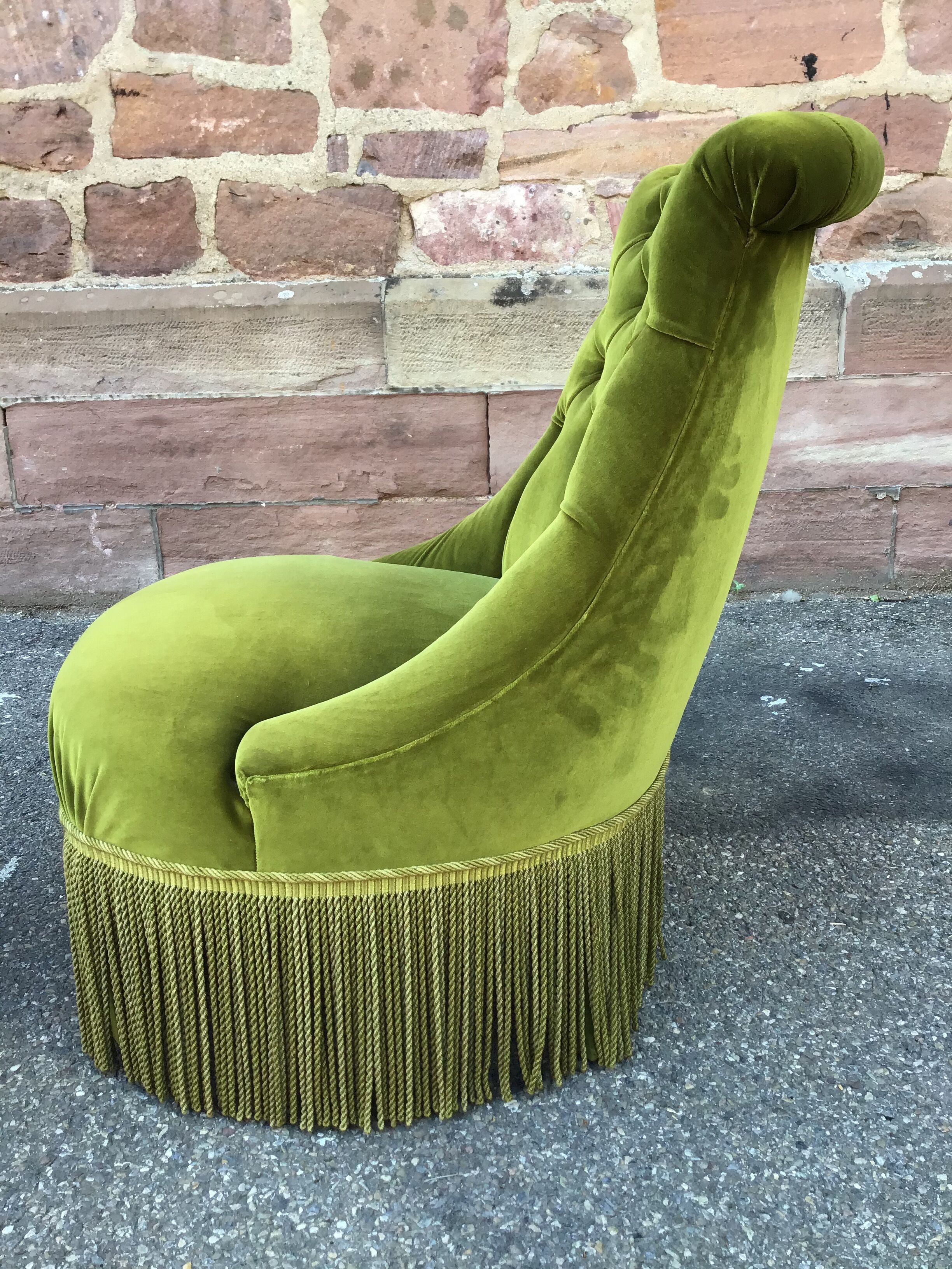Paire de chauffeuses fauteuils crapaud 1930