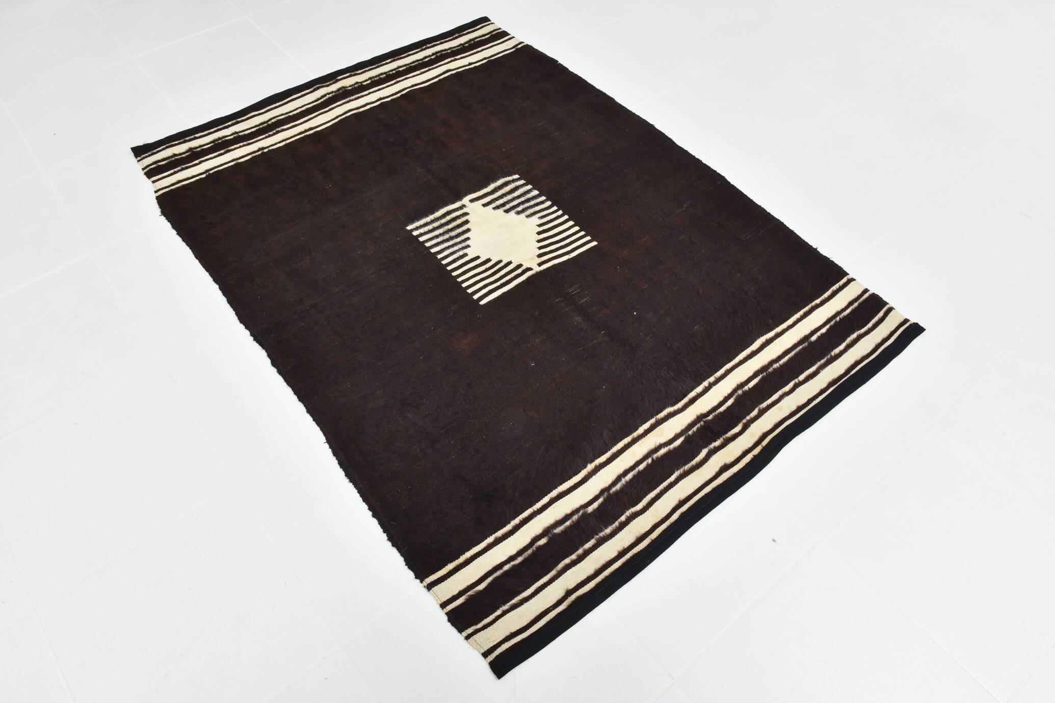 4x6 Black & Beige Handmade Wool Kilim Rug, 127x176 Cm