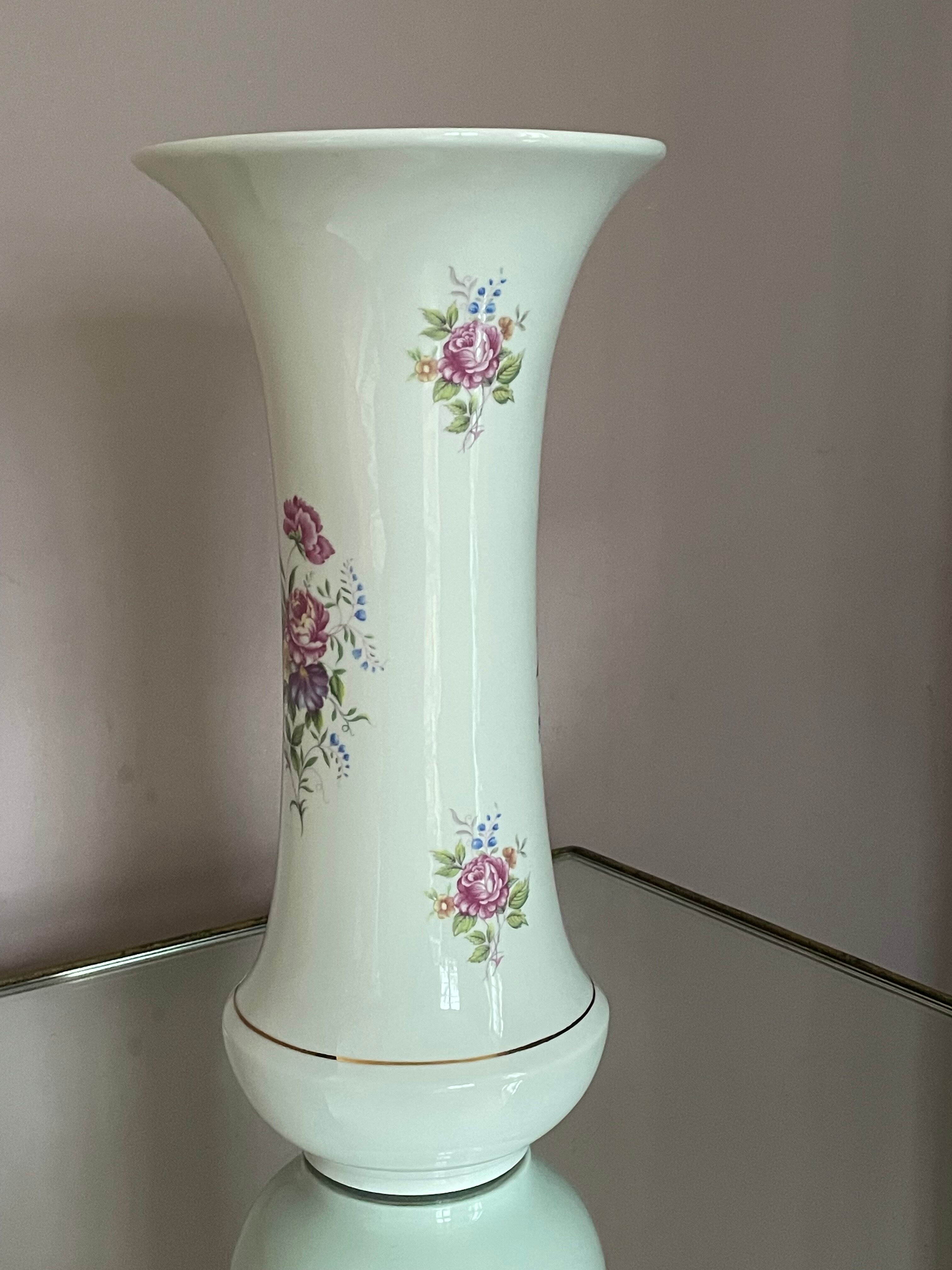 Large Hollohàza porcelain vase with floral motifs