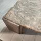 Table basse en marbre, forme goutte d'eau vieux rose