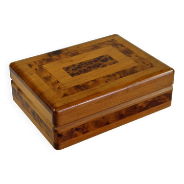 Thuya marquetry box 14 x 11 cm