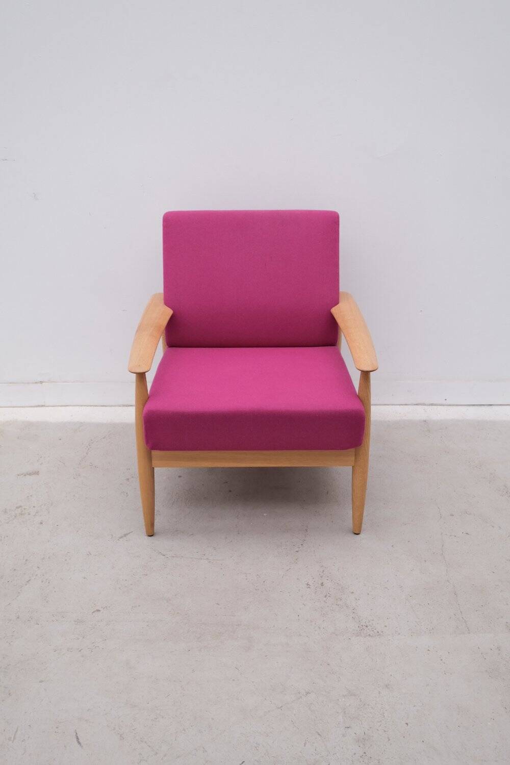 Scandinavian armchair “st100” by stäffan thomasen for buzzispace in oak
