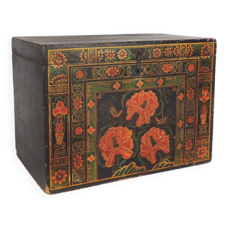 Malle ancienne en bois avec illustrations de pivoines, Chine, vers 1900