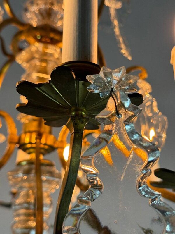 Lustre cage de style Louis XV en bronze doré garni de pampilles vers 1920